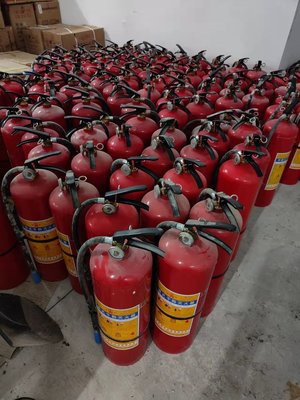 上門搬運(yùn) 過期滅火器回收 廢舊 干粉 消防器材收購(gòu) 當(dāng)場(chǎng)結(jié)算